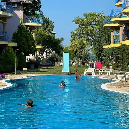 Gradina Garden B33 צ'רנומורץ