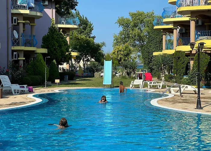 Gradina Garden B33 Черноморец